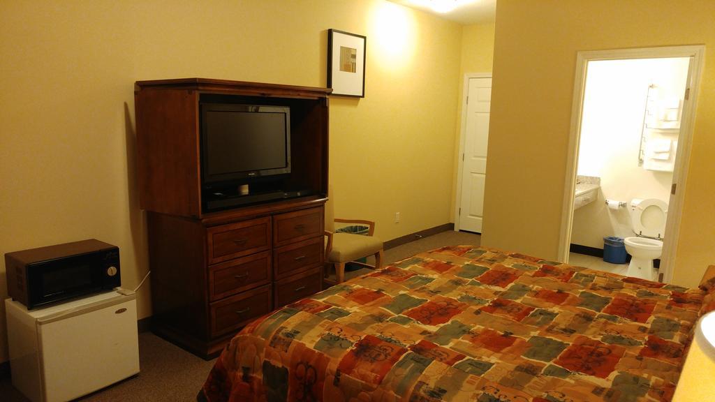 Country Regency Inn & Suites Manvel Esterno foto