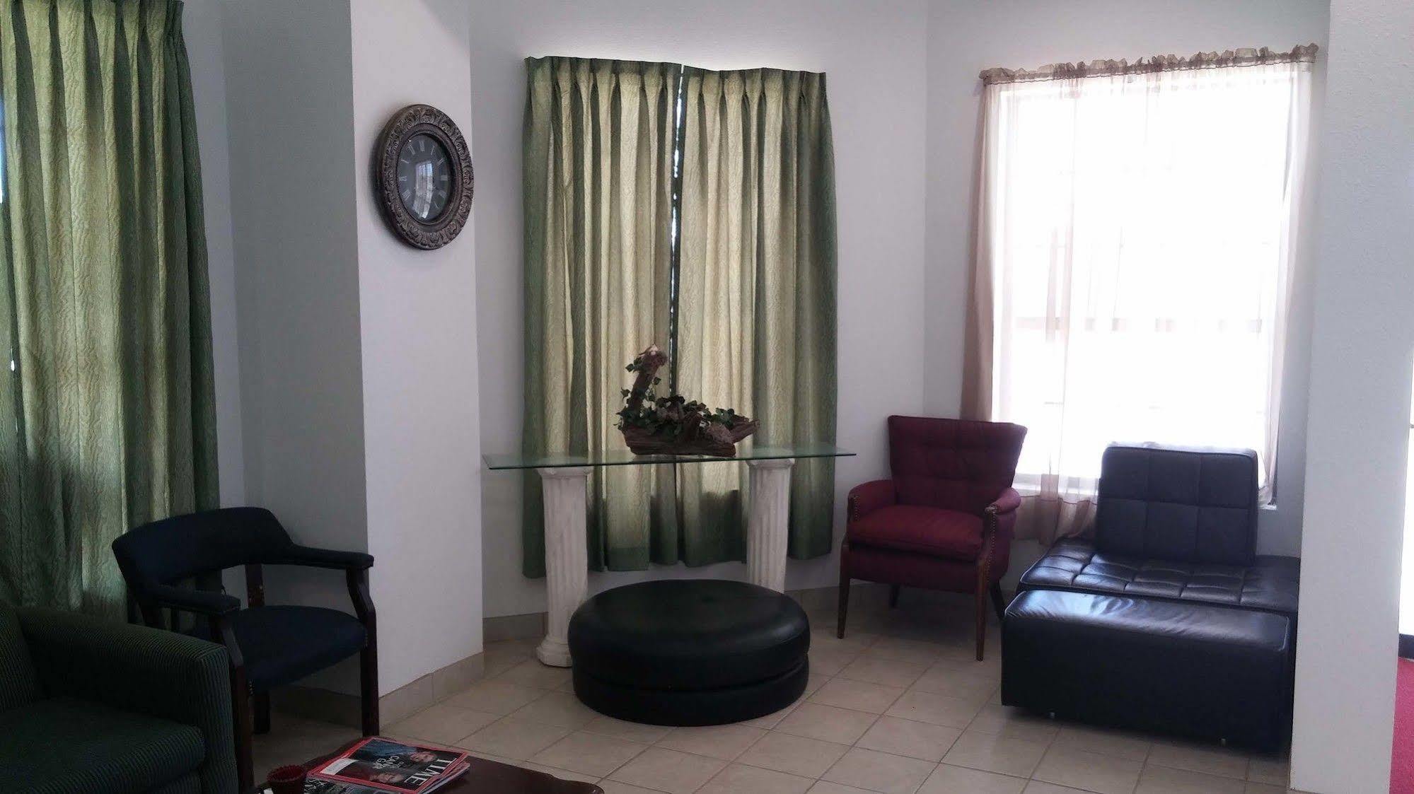 Country Regency Inn & Suites Manvel Esterno foto
