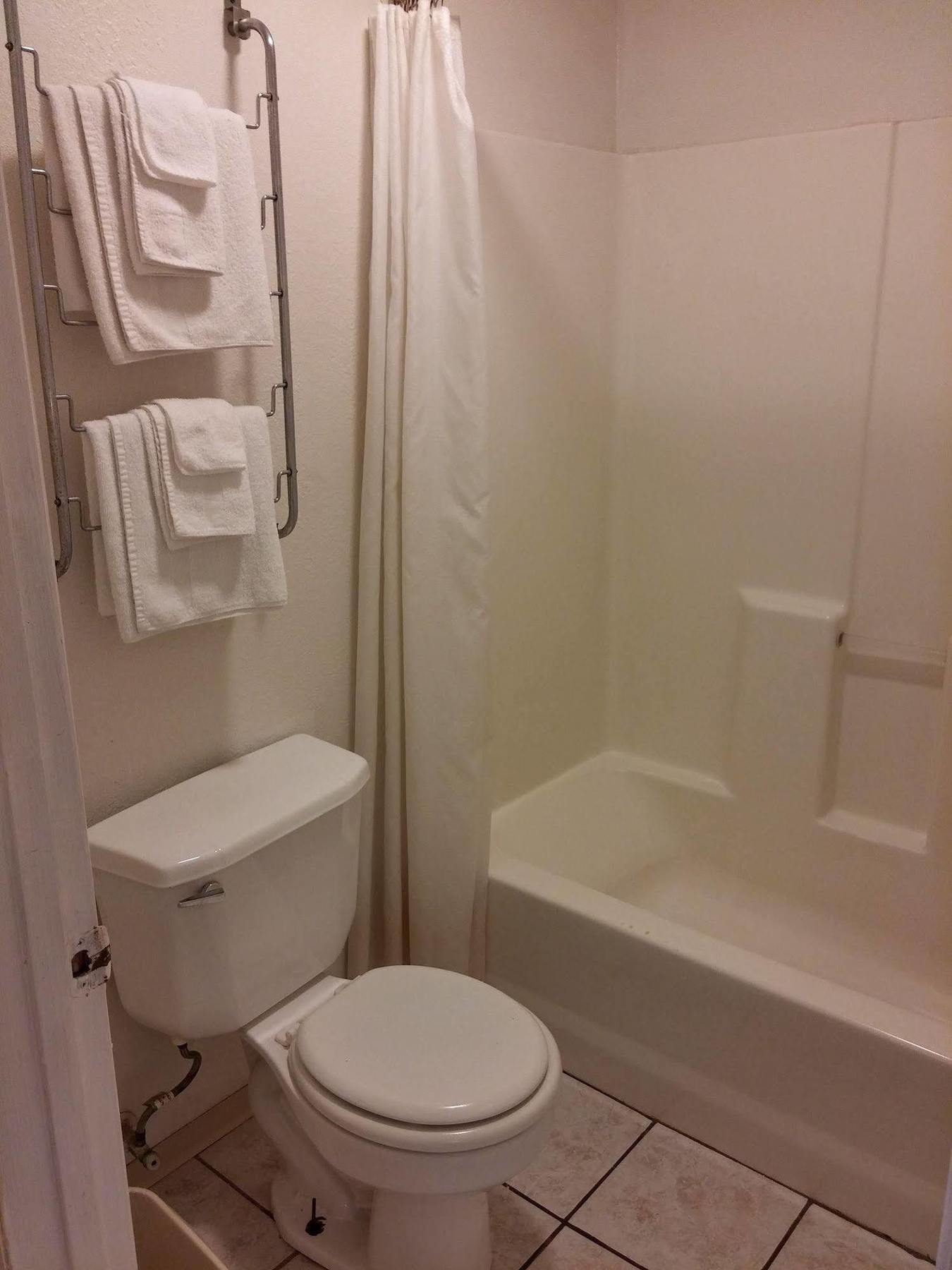 Country Regency Inn & Suites Manvel Esterno foto