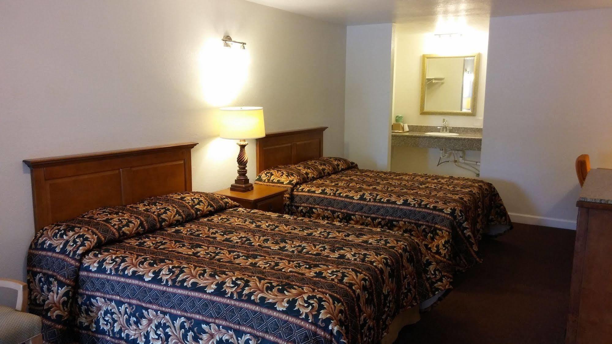 Country Regency Inn & Suites Manvel Esterno foto