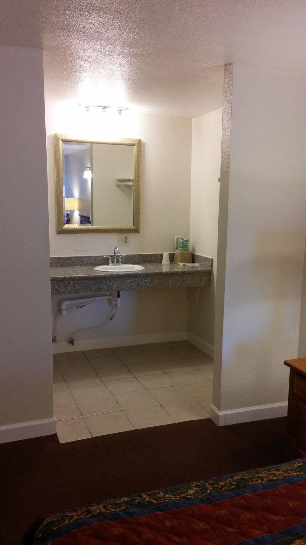 Country Regency Inn & Suites Manvel Esterno foto
